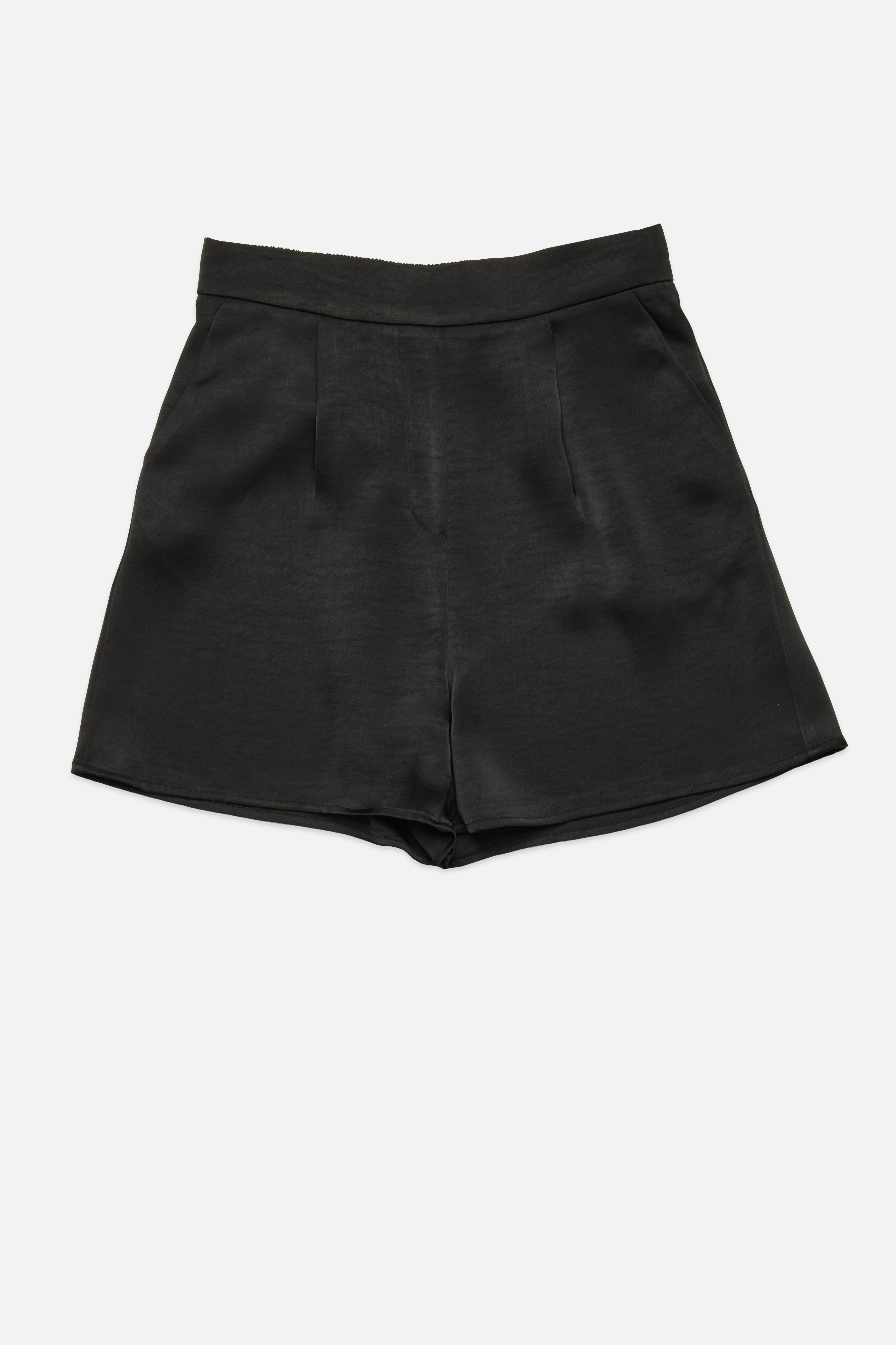 POUSOS SHORTS