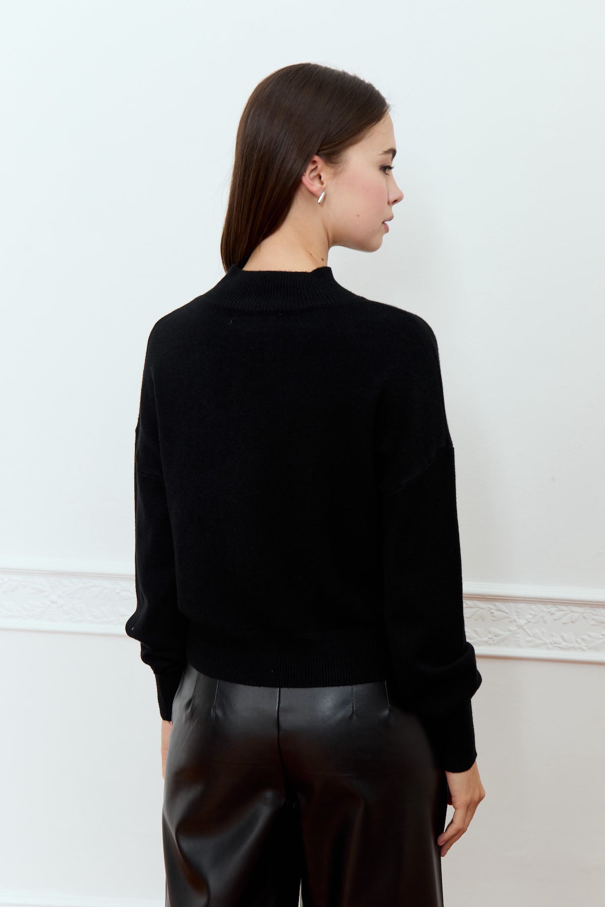 STEELY SWEATER