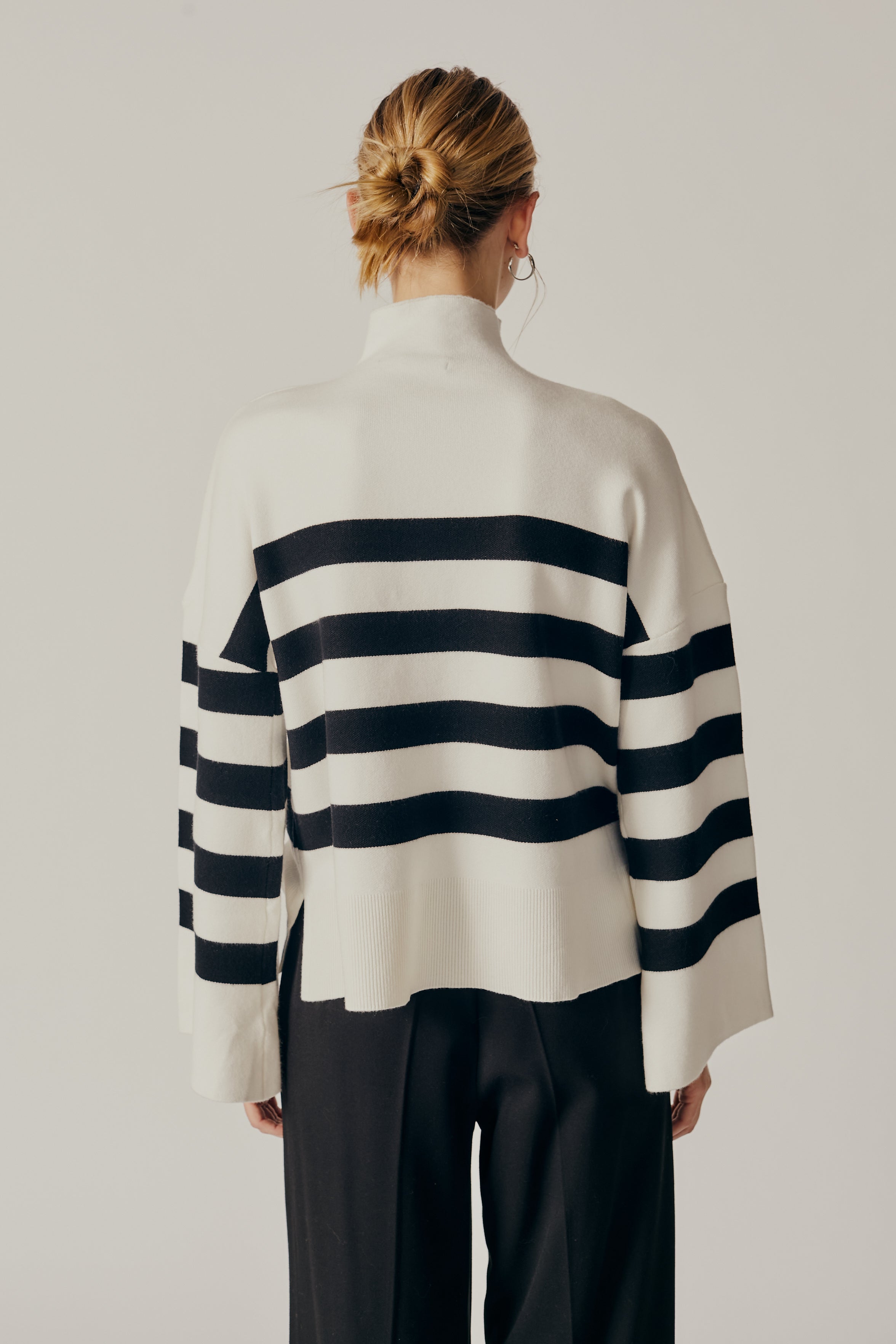 CLIVIA STRIPED TURTLENECK SWEATER