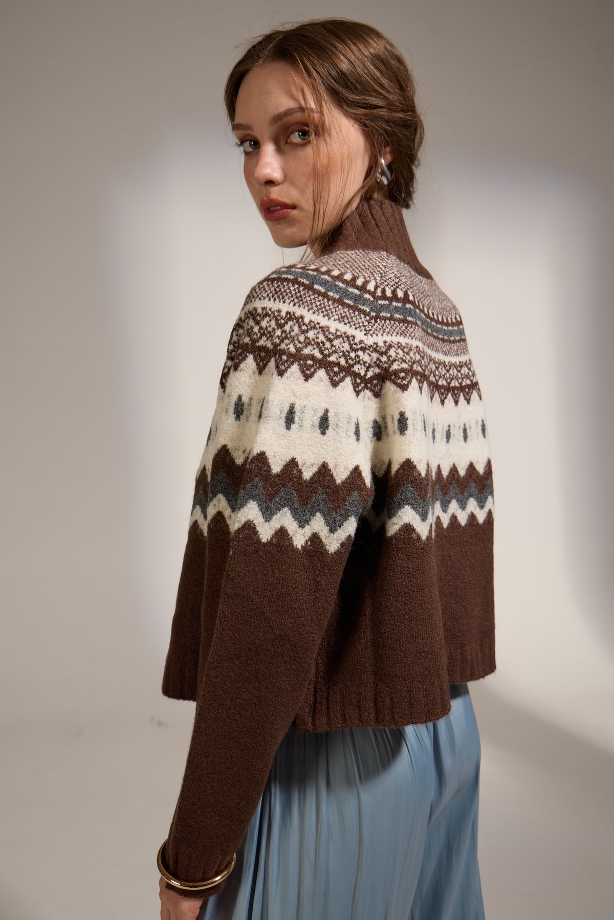 CINNAMON TURTLENECK SWEATER