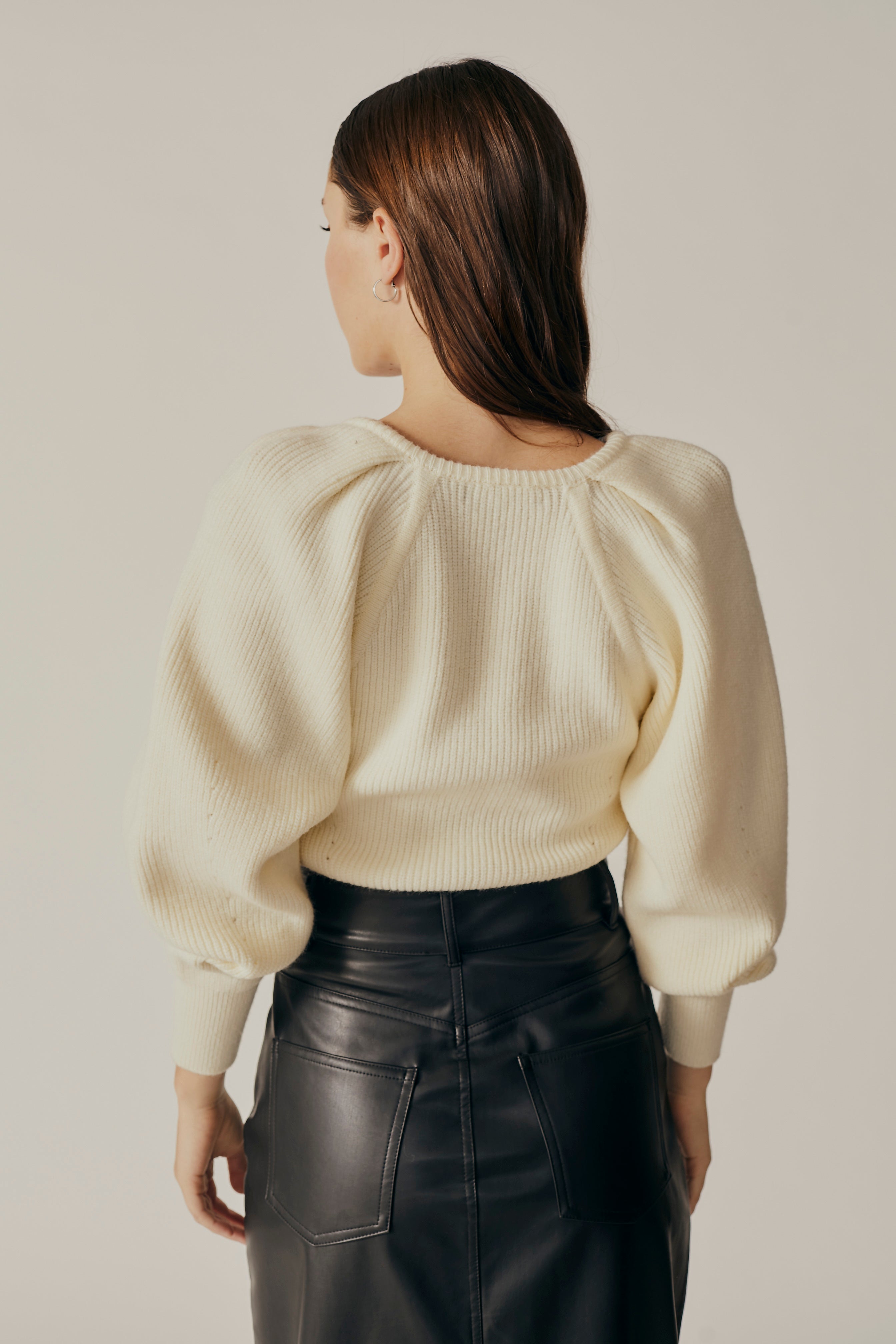 STOKESIA  V NECK SWEATER