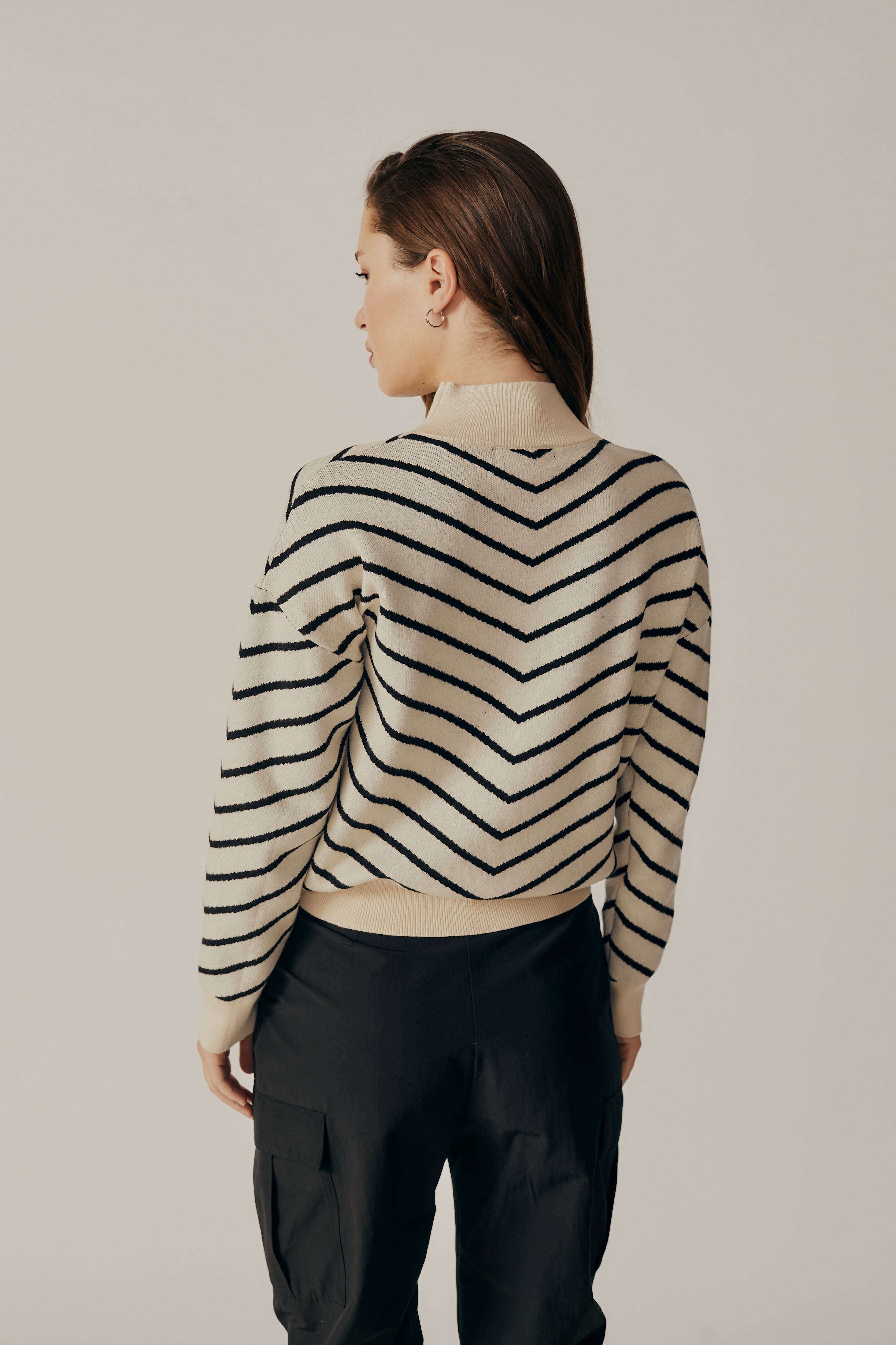 WEIGELA STRIPED TURTLENECK SWEATER