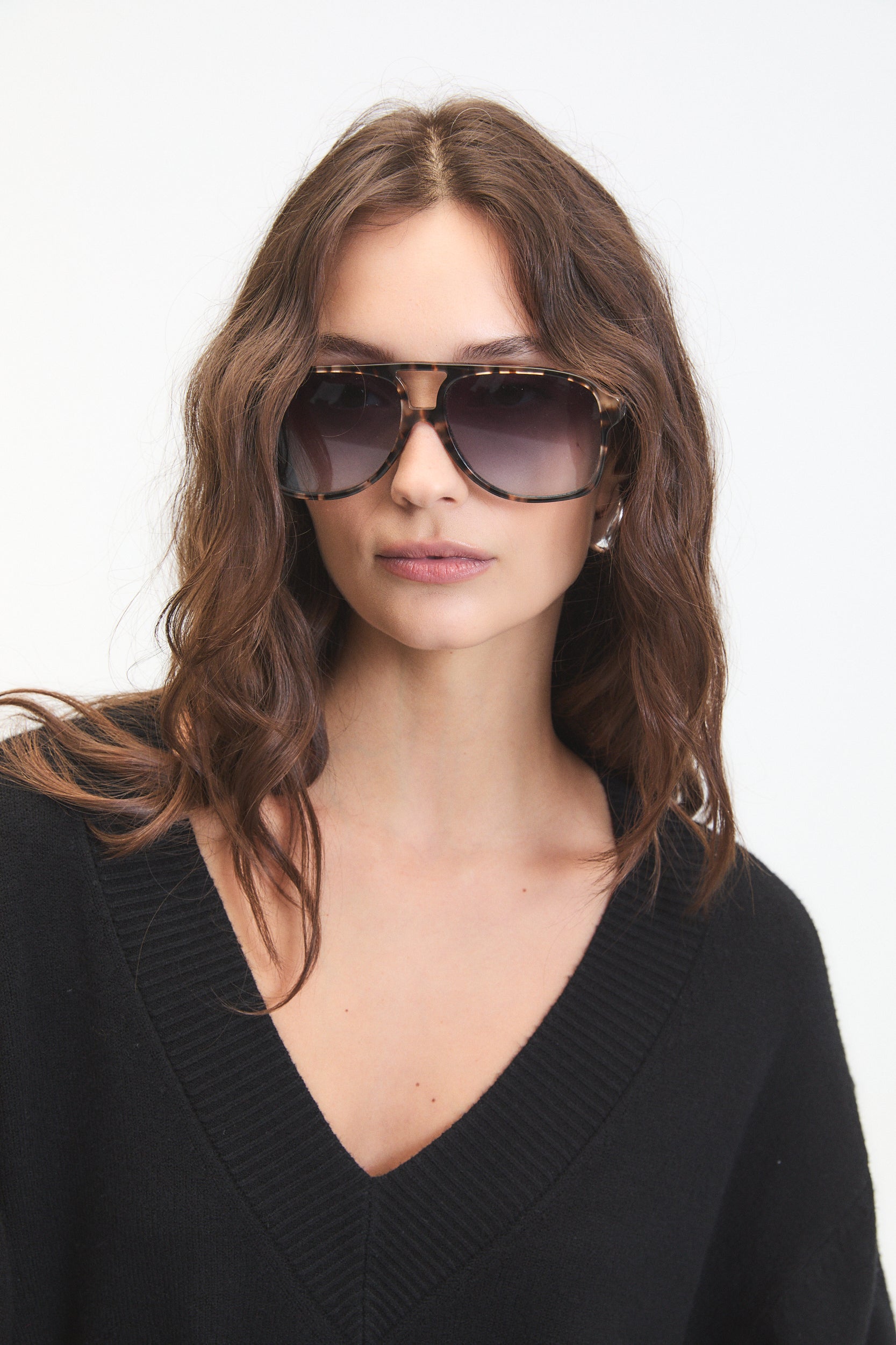 ASCLEPIAS V NECK SWEATER