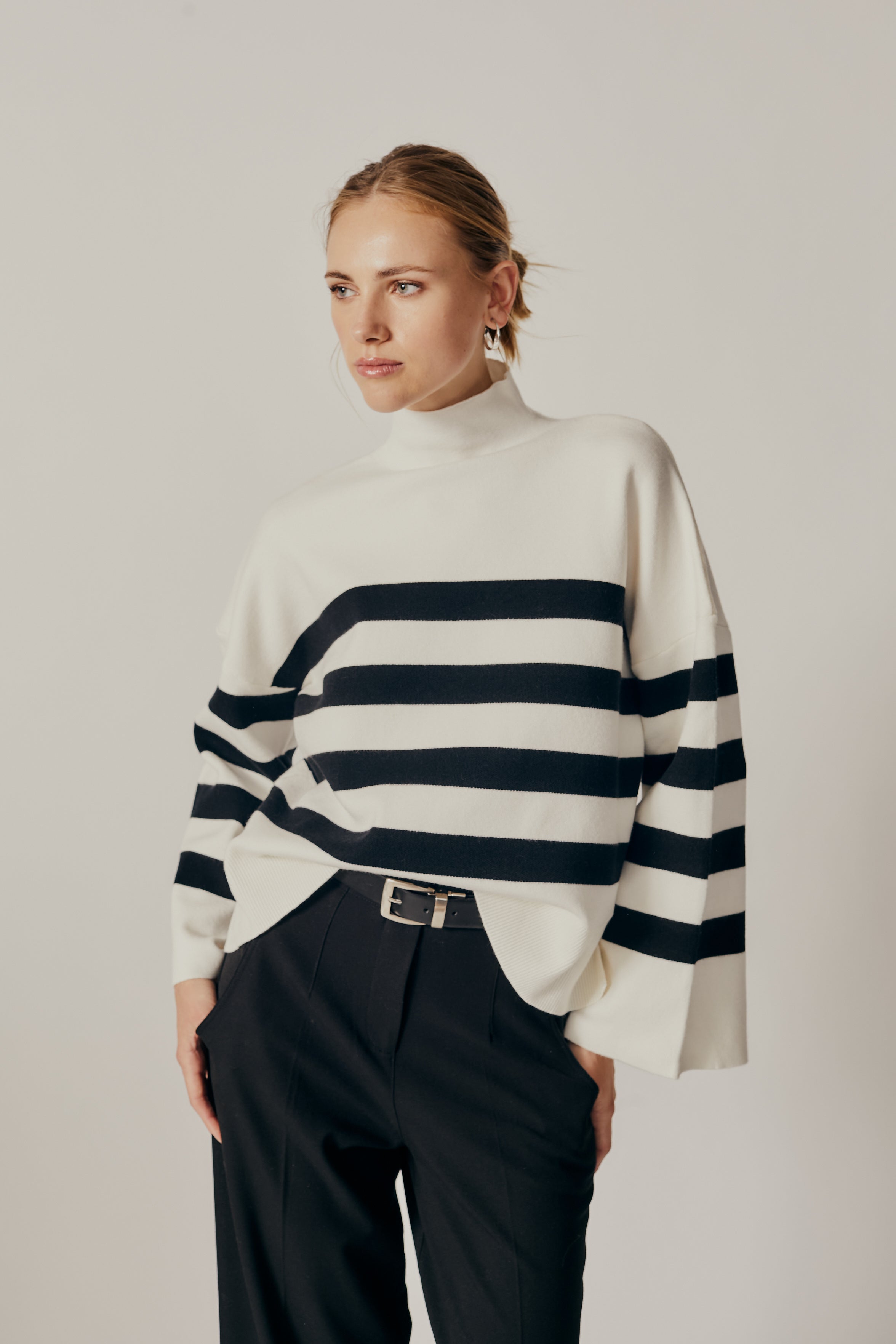 CLIVIA STRIPED TURTLENECK SWEATER