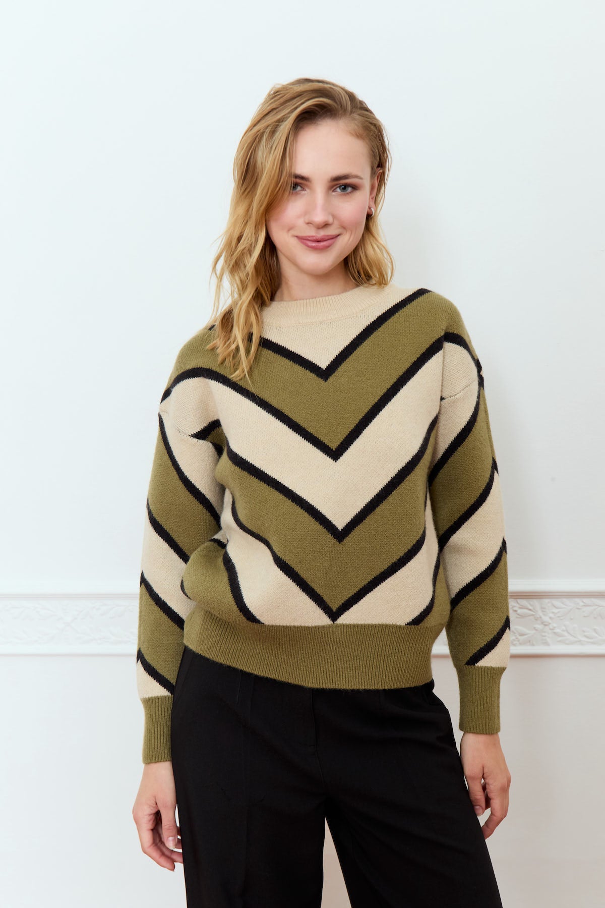 BELLIS SWEATER