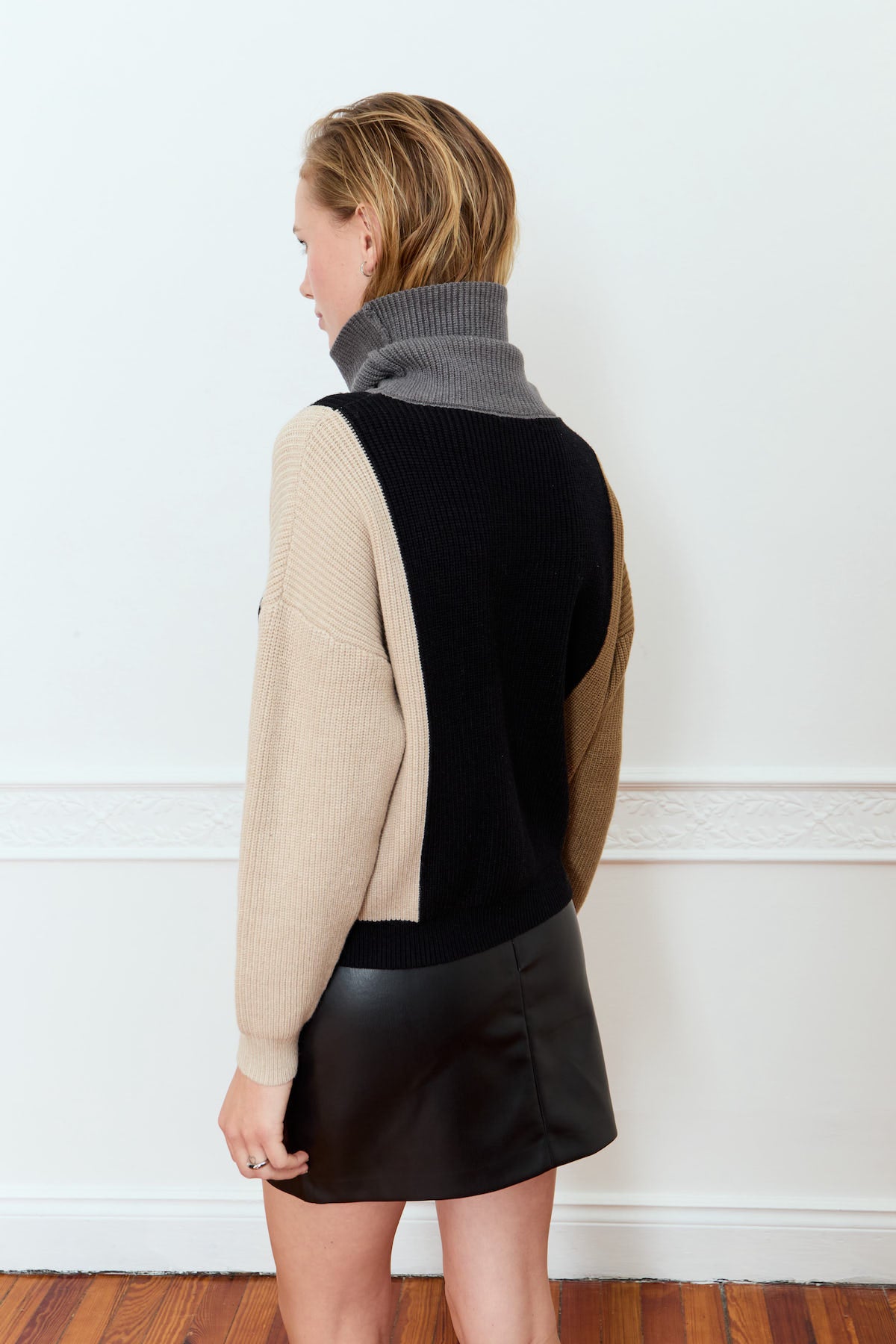 GARDENIA COLOR BLOCK SWEATER