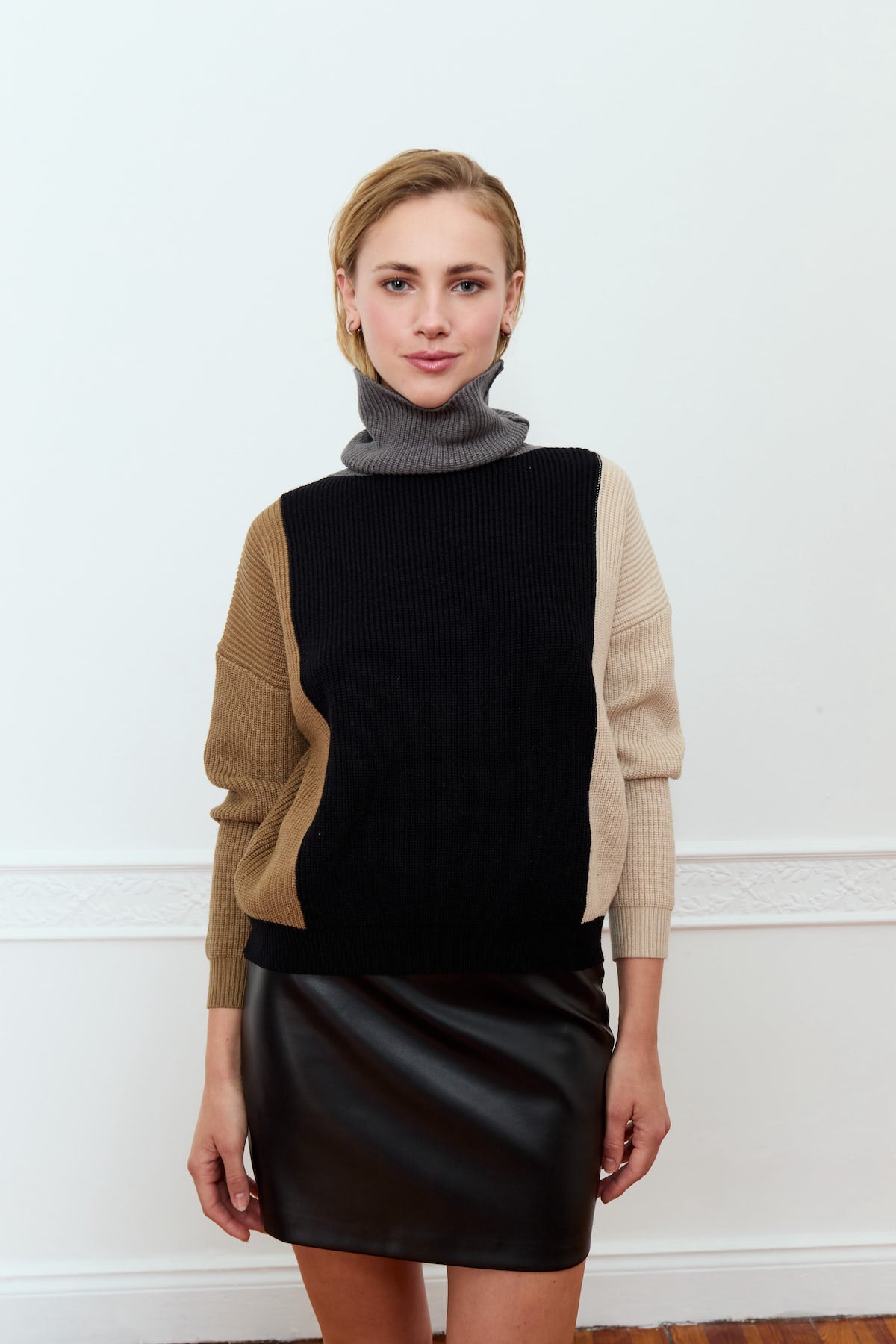 GARDENIA COLOR BLOCK SWEATER