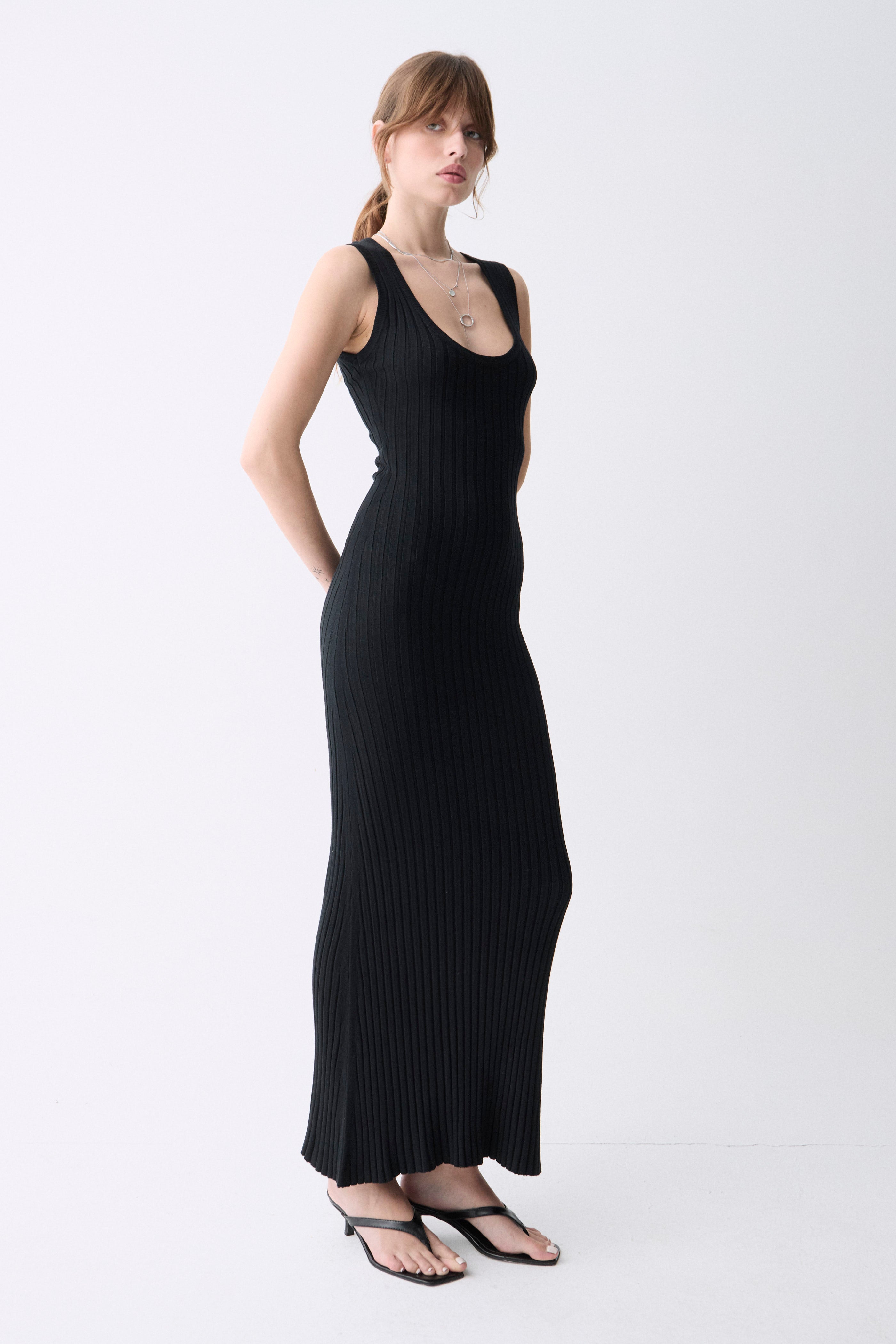 AMORA KNIT DRESS