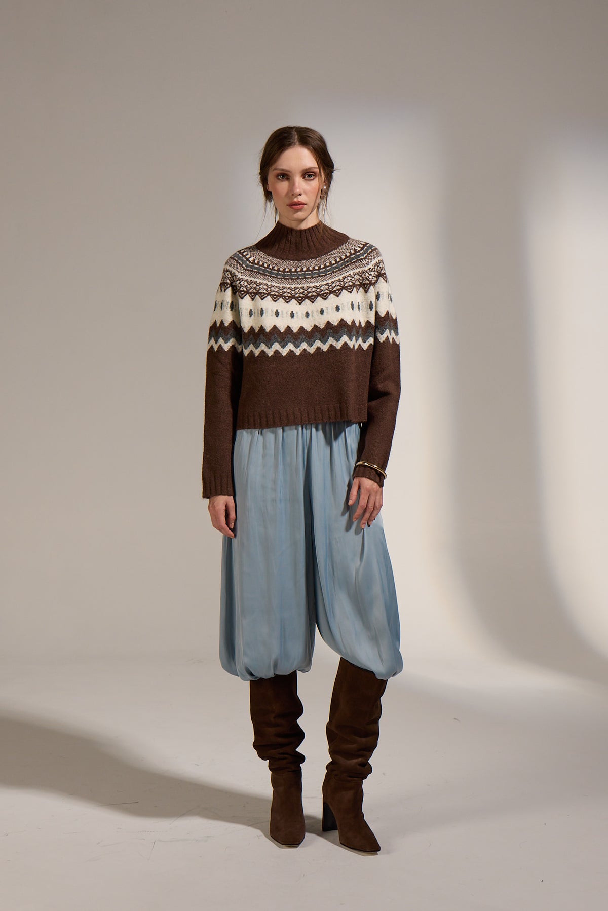CINNAMON TURTLENECK SWEATER