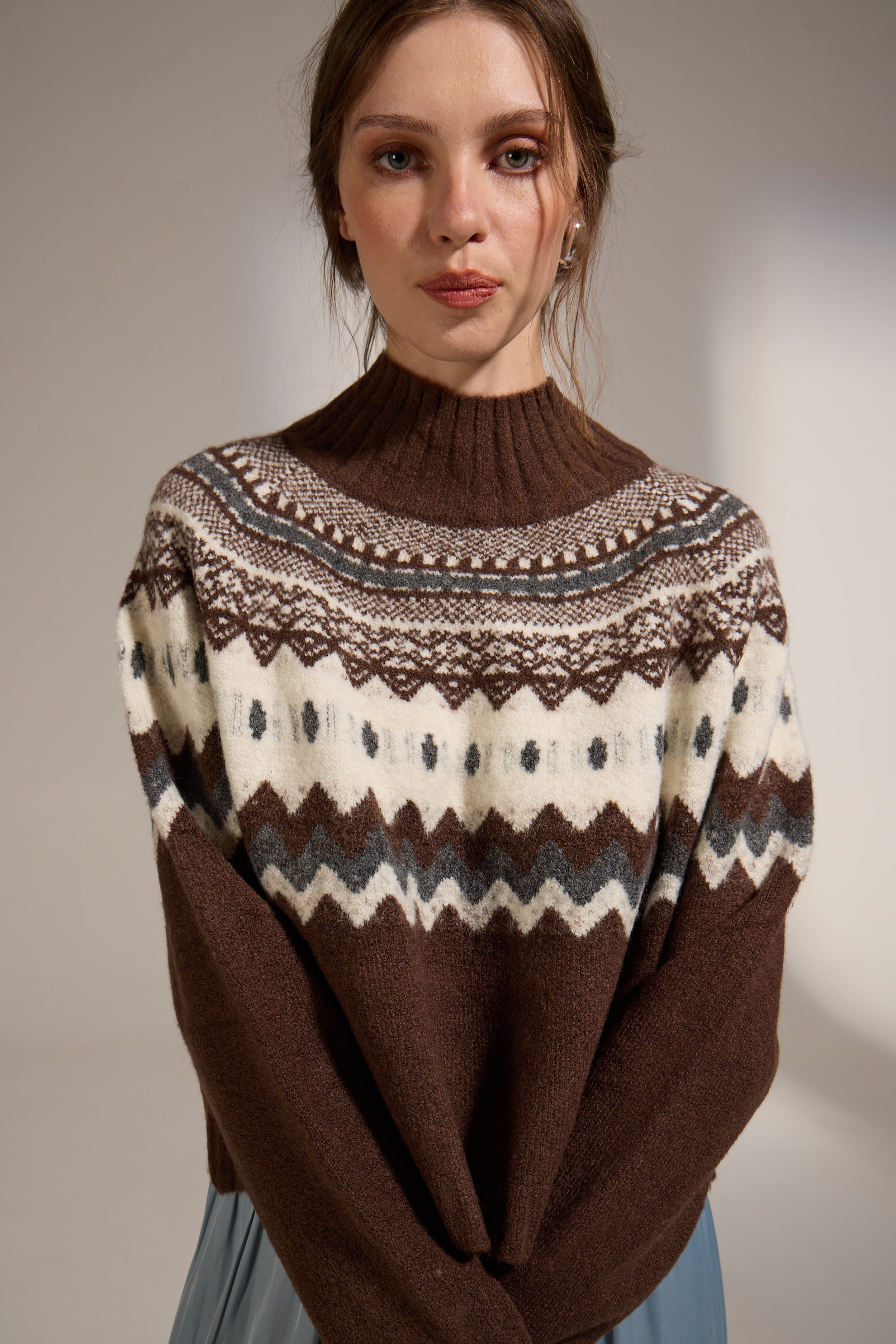 CINNAMON TURTLENECK SWEATER